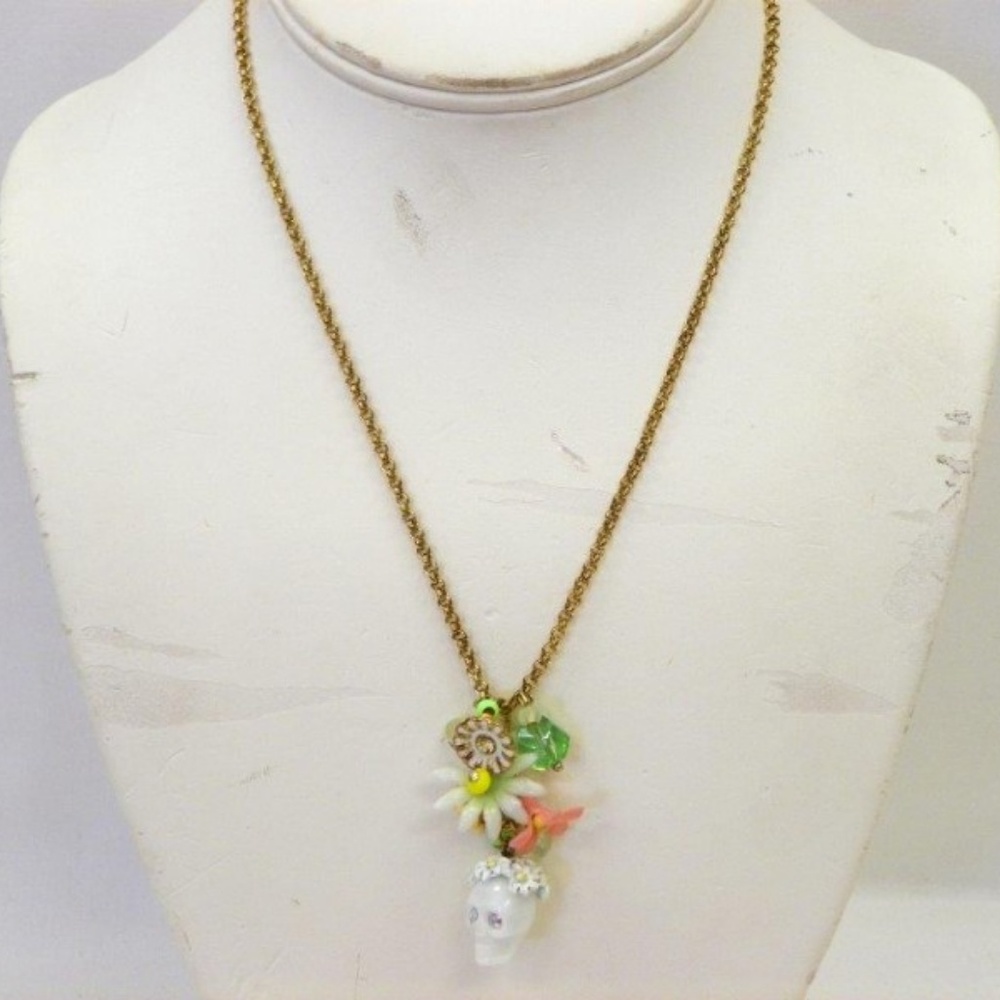 Betsey Johnson Summer of Love Skull Flower Pendant - Picture 3 of 5